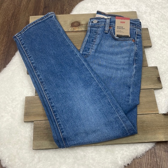 SOLD Levi's NWT Wedgie Straight Jeans Love In The Mist - Picture 2 of 7